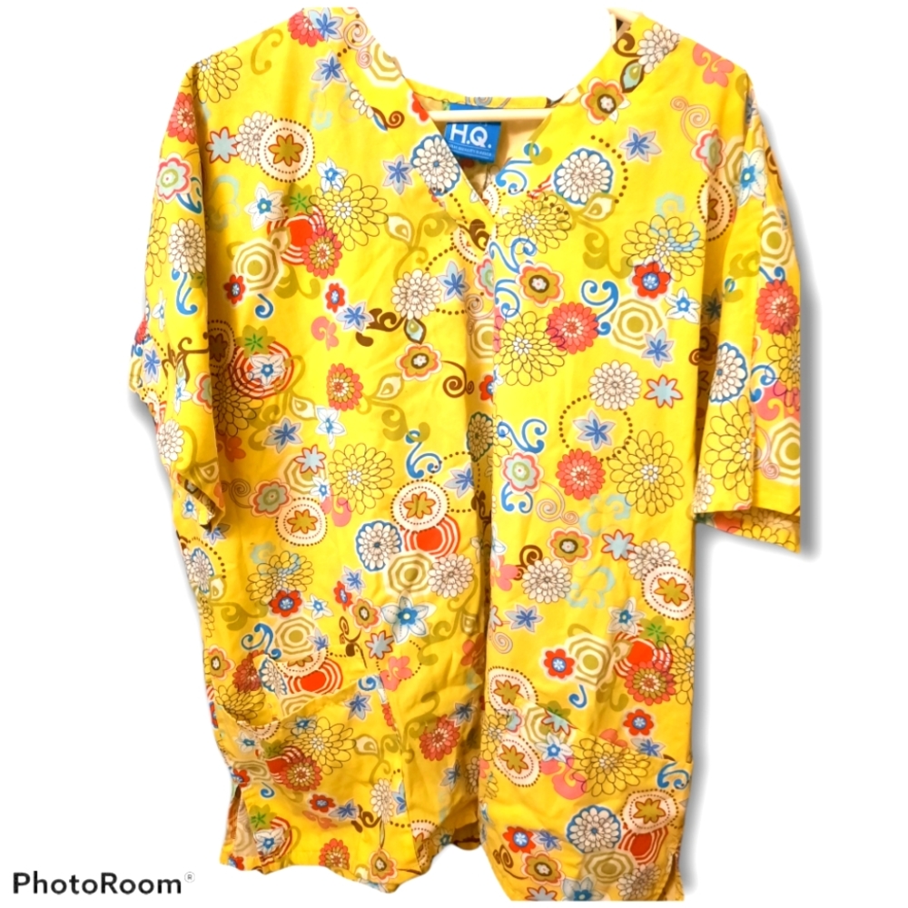 Womens XL CUTE YELLOW SCRUBS TOP